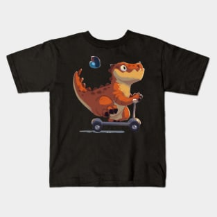 Dragon rides scooter Kids T-Shirt